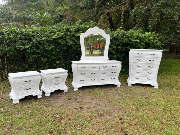 Curvy Bedroom Dresser Set